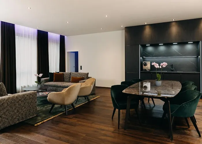 Hotell Forsthaus Nuernberg 4*