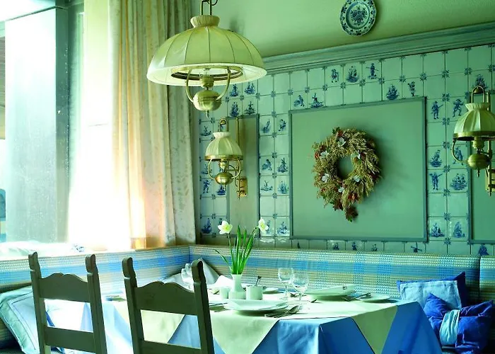 Forsthaus Nuernberg 4*