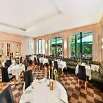 Forsthaus Nuernberg فندق