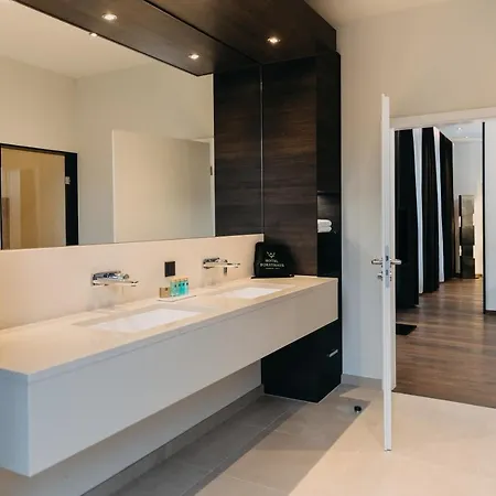 Forsthaus Nuernberg 4*