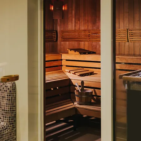 Forsthaus Nuernberg 4*