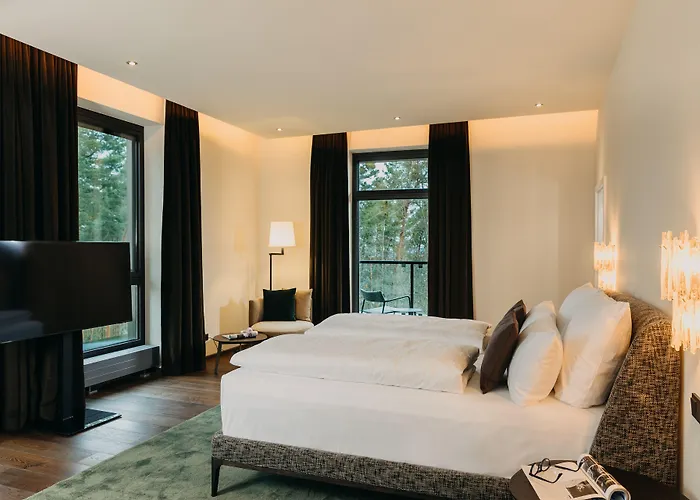 Отель Forsthaus Nuernberg 4*